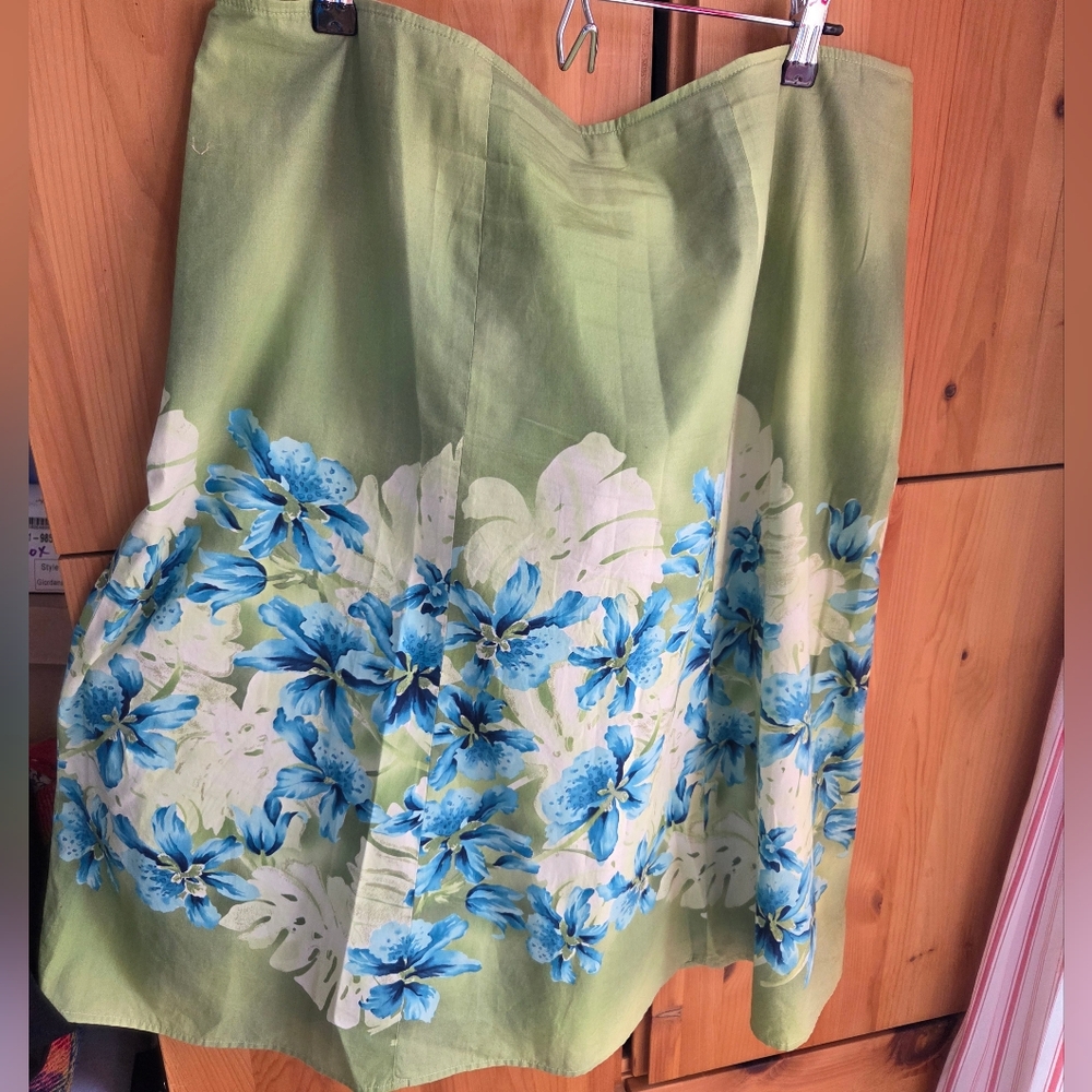 Nygard Green Floral A-Line Cotton Skirt with Blue Blooms Size 16